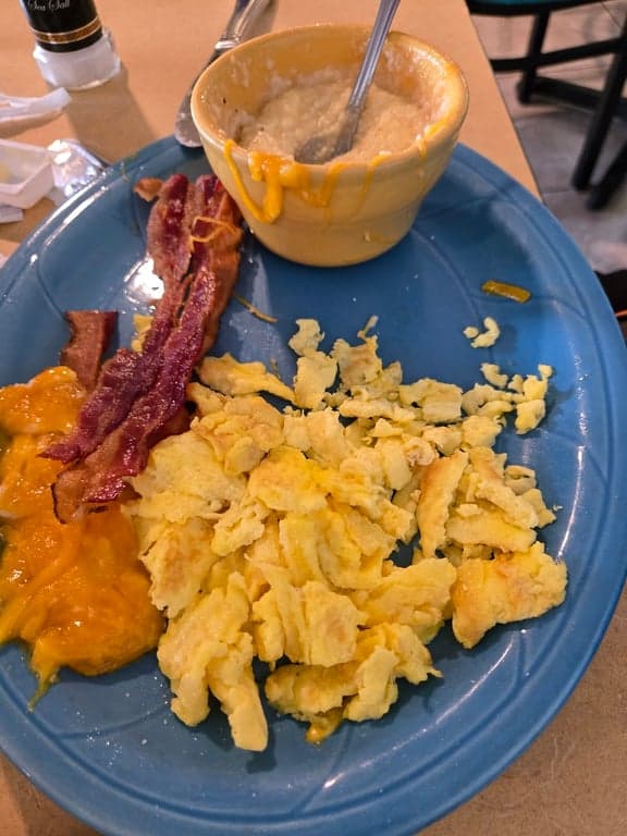 Hoot's Breakfast & Lunch photo