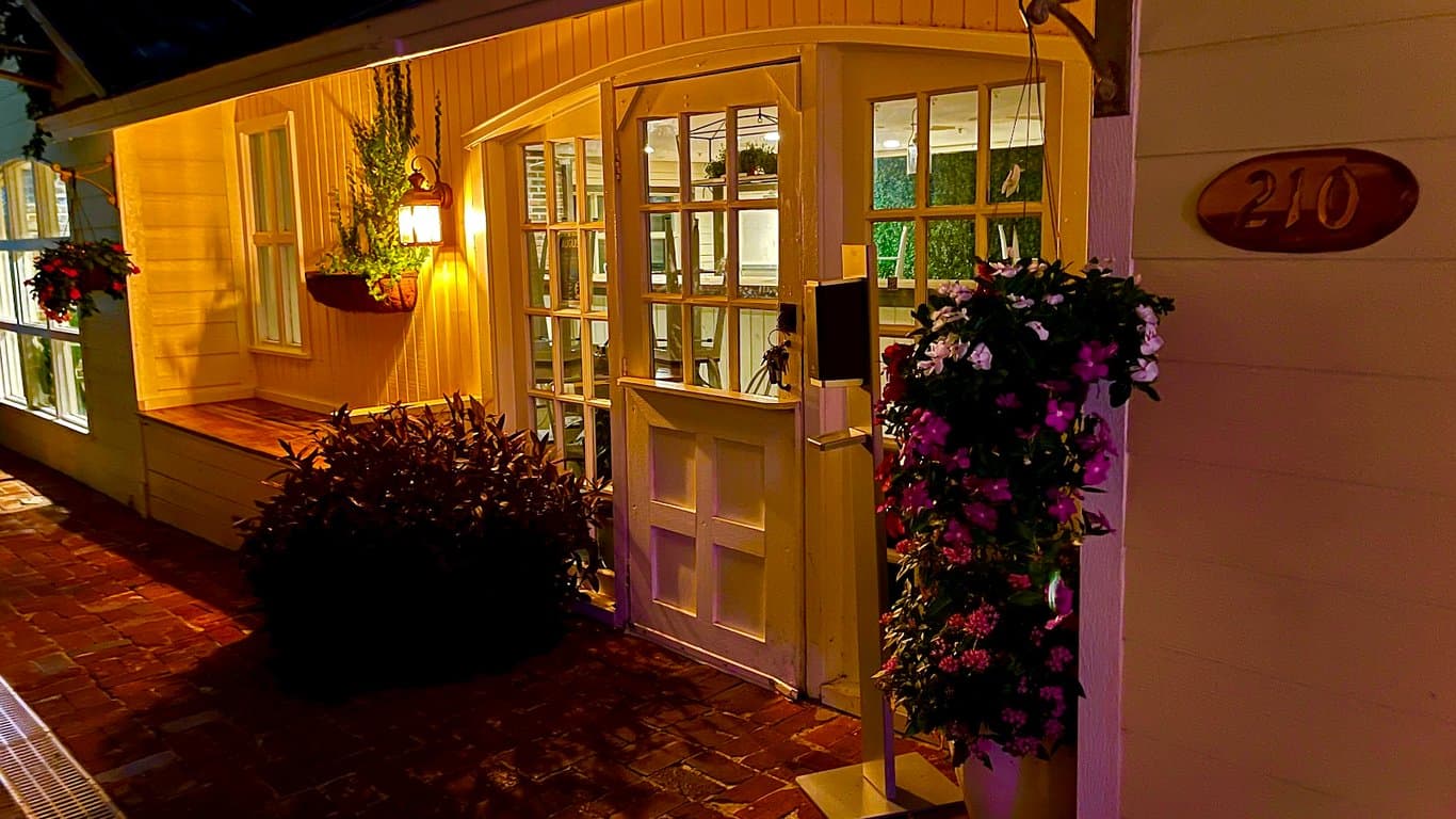 Smith House Restaurant and Tavern photo