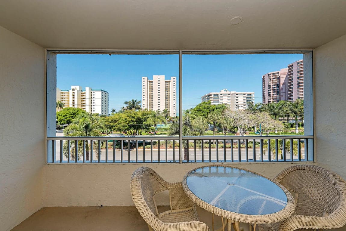 Marco Beach Vacation Suites photo