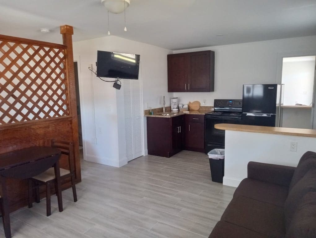 Pink House Motel photo