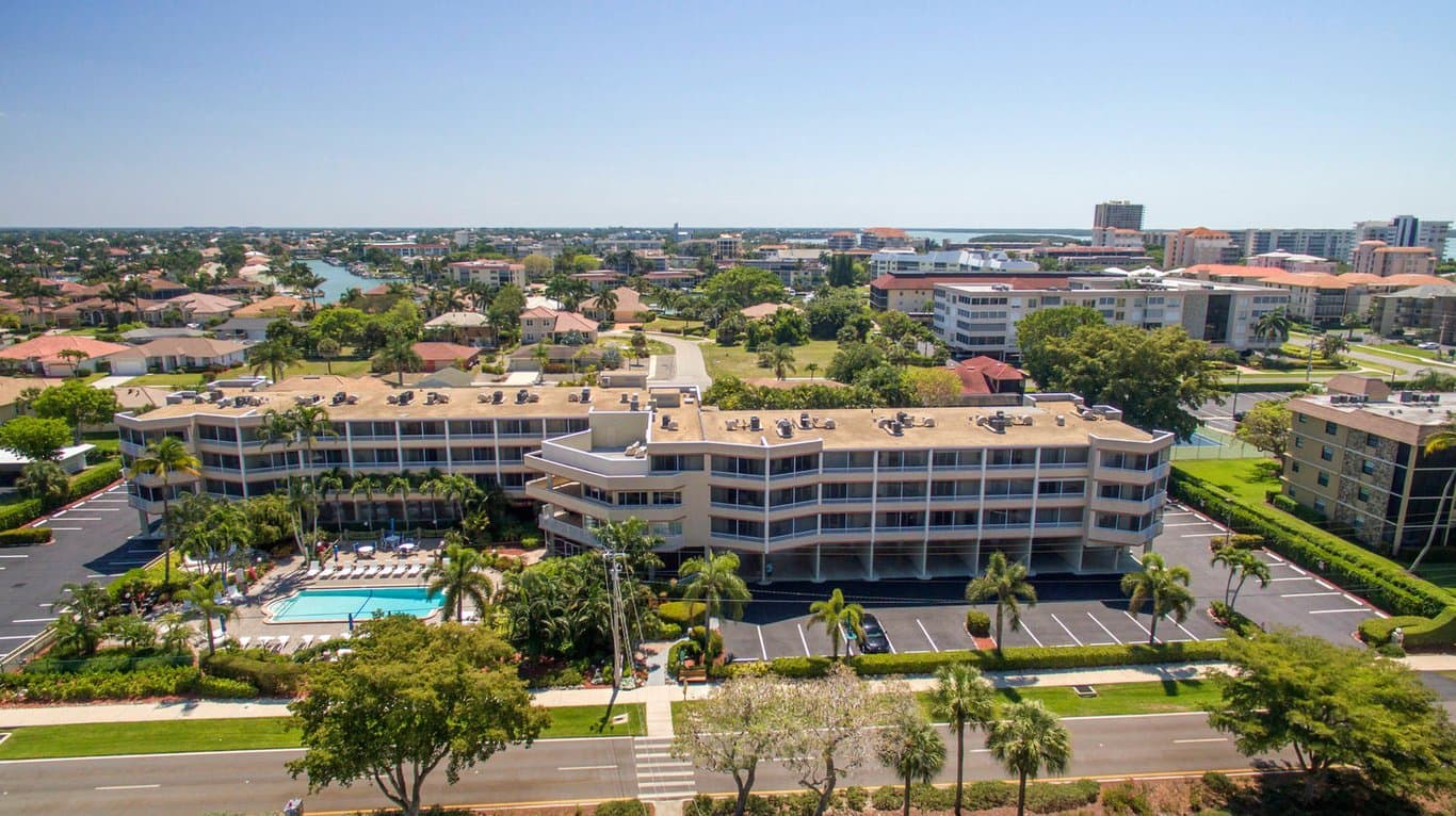 Marco Beach Vacation Suites photo