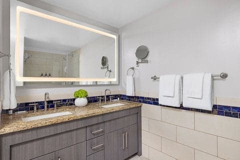 Marriott's Crystal Shores photo