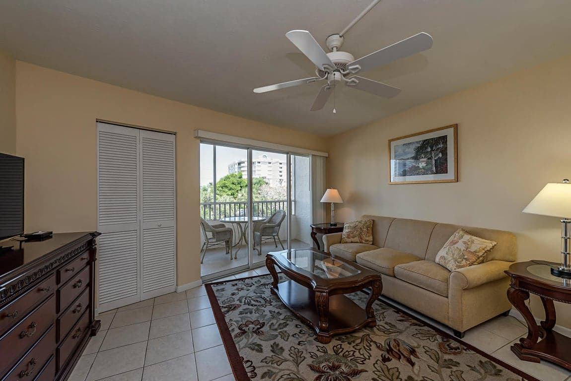 Marco Beach Vacation Suites photo