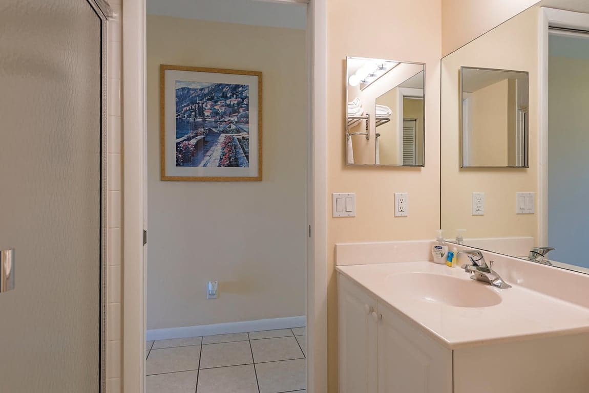 Marco Beach Vacation Suites photo